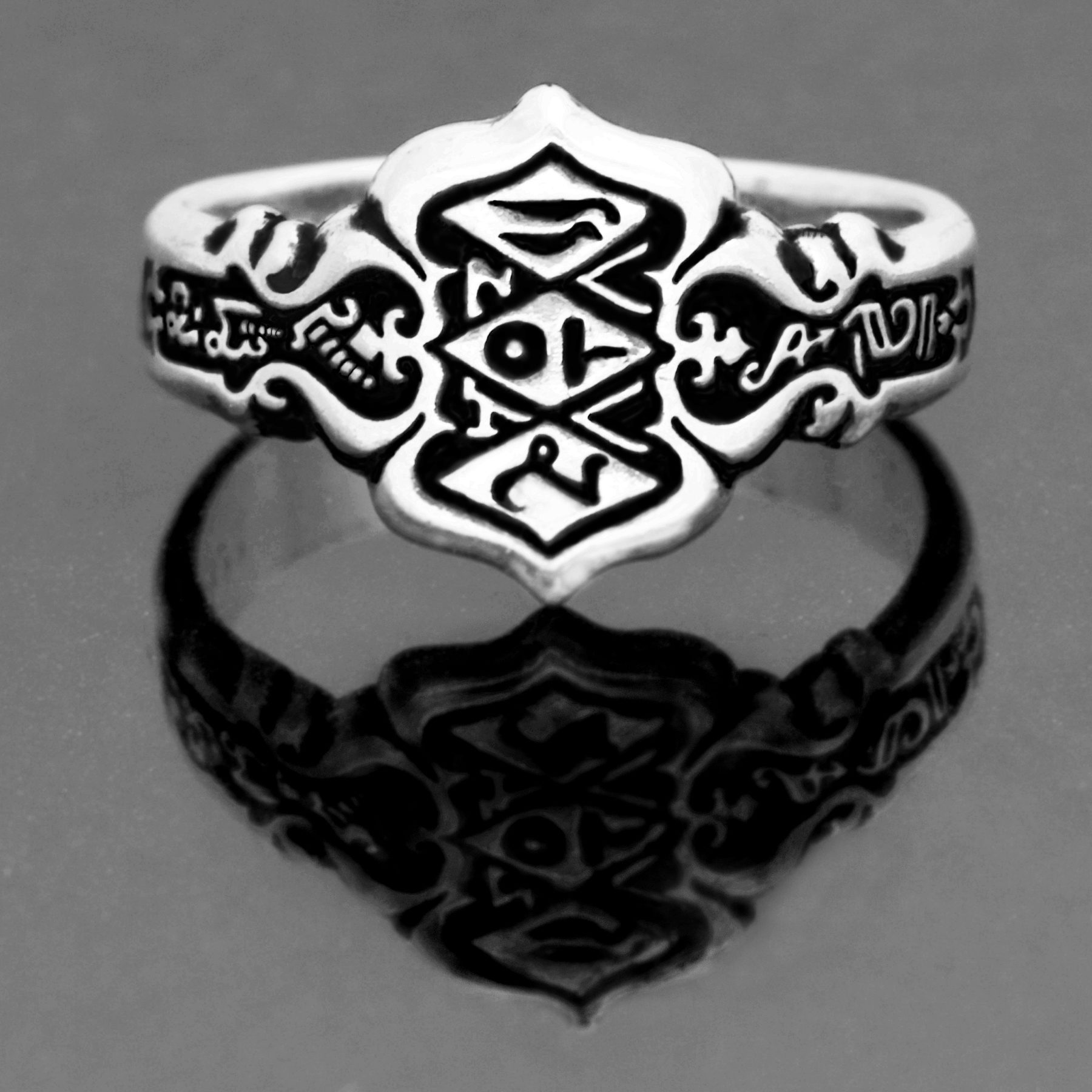 PSYCHIC RING IN STERLING SILVER
