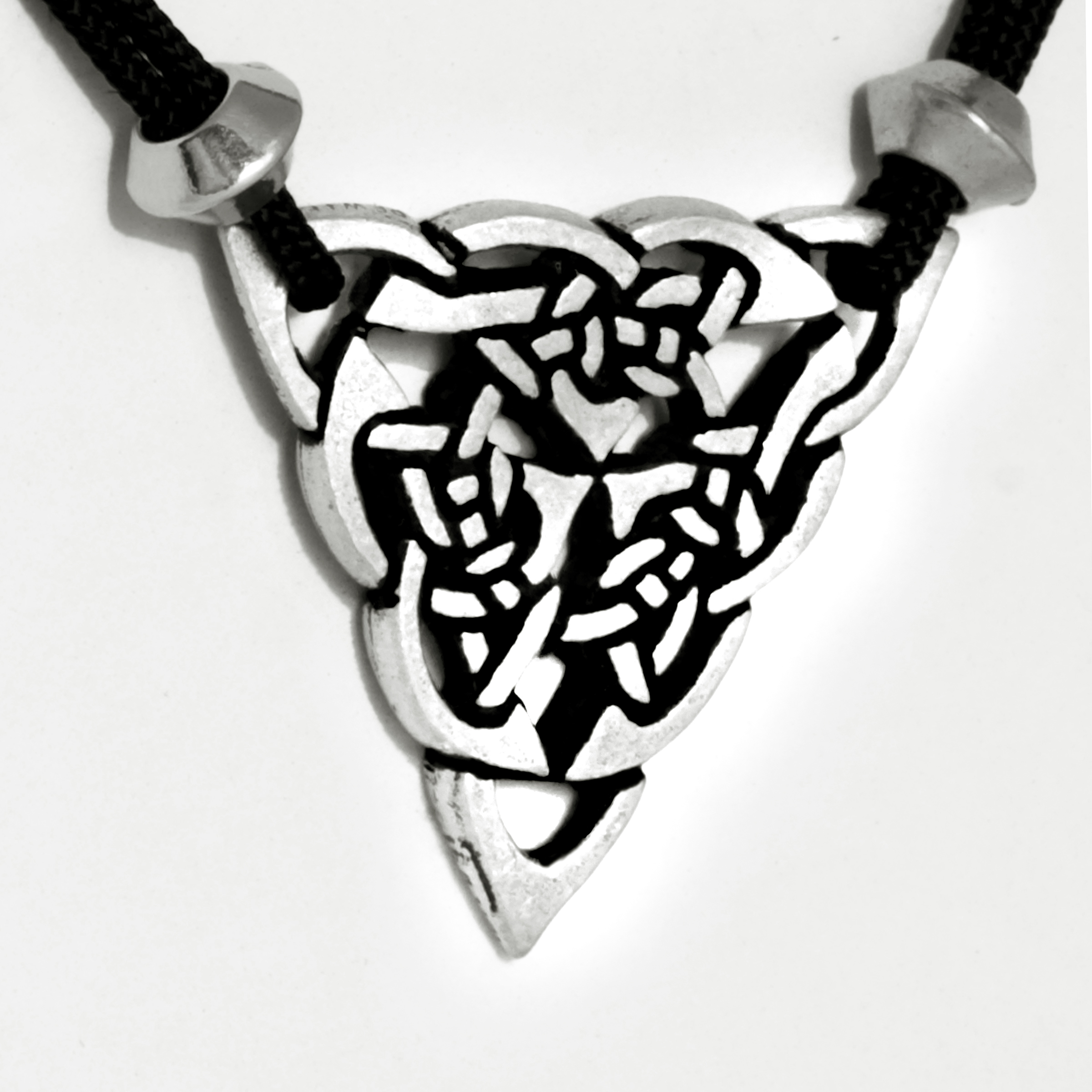 TRIQUETRA - Image 2