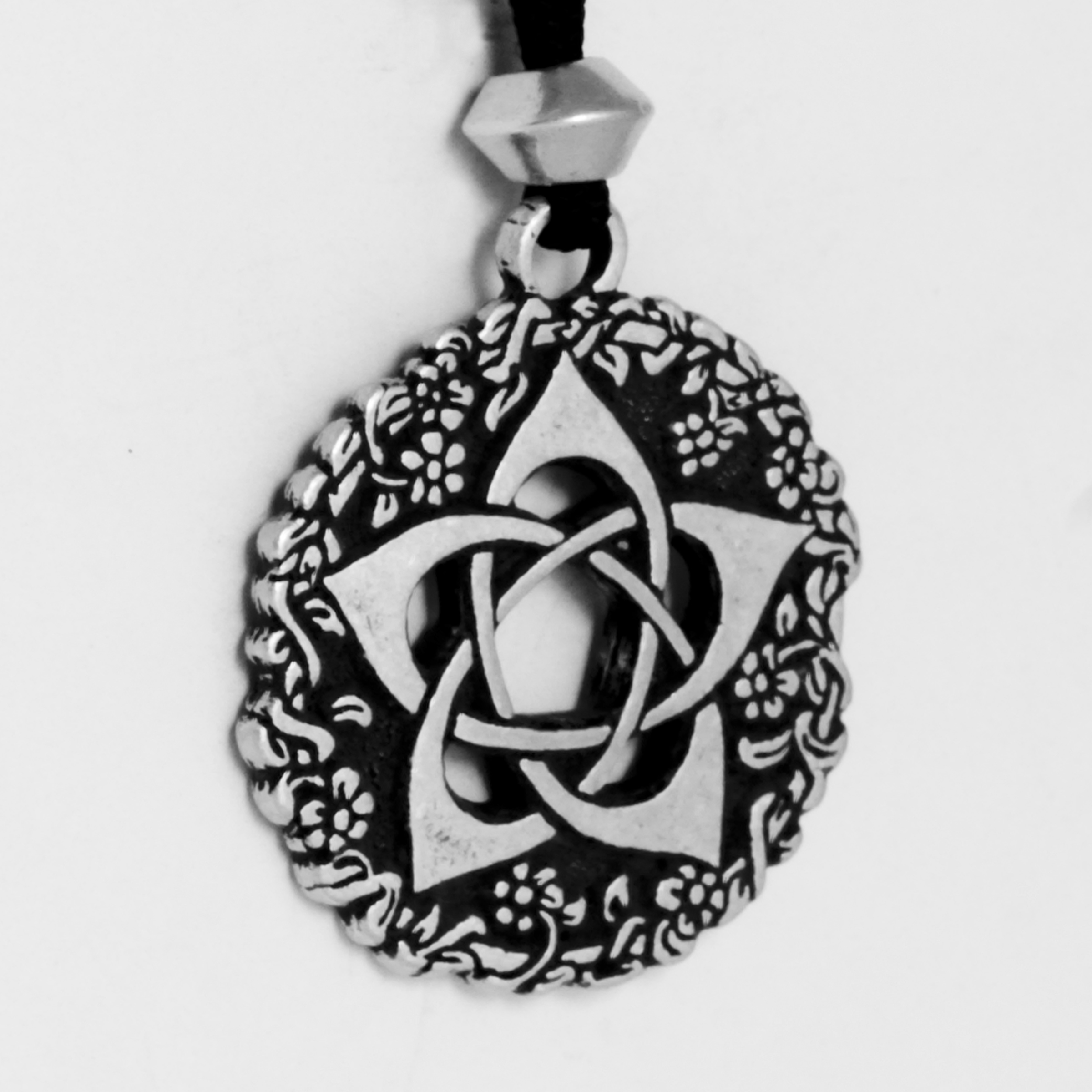 PENTACLE OF THE GODDESS SMALL - Image 2